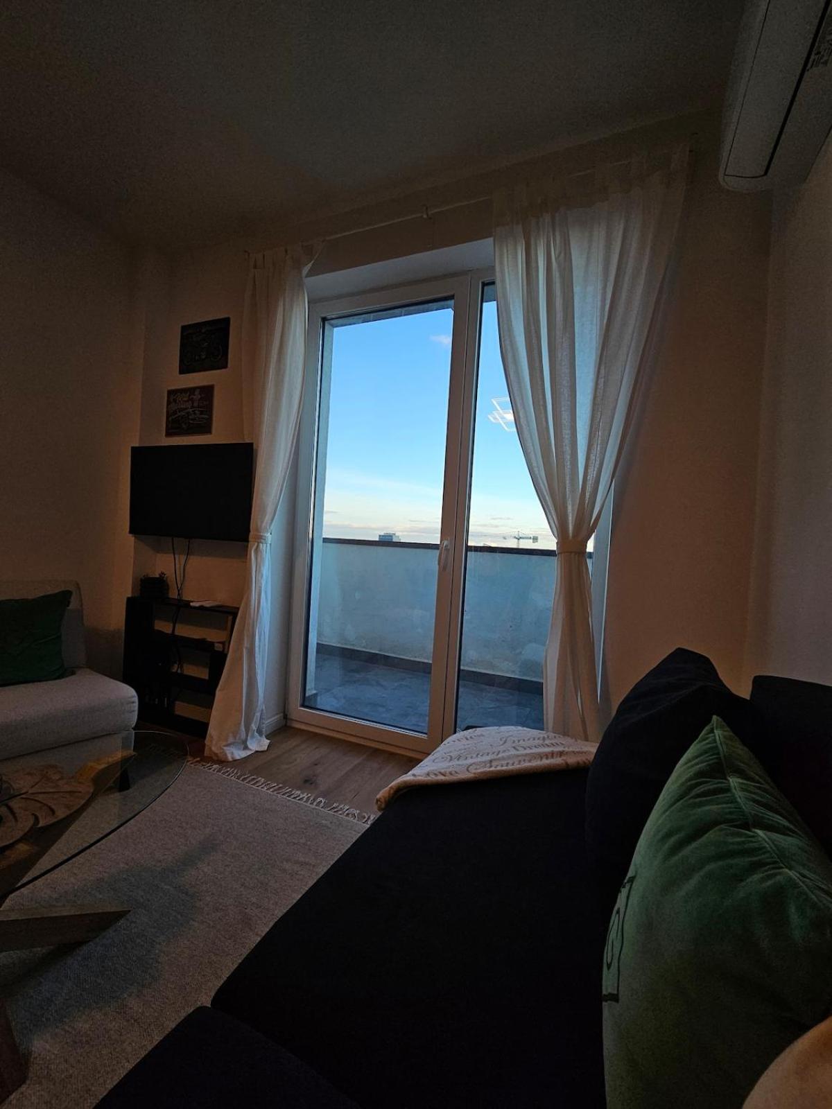 Apartment Cozy Urban Heaven With Dedicated Parking Spot Sofia