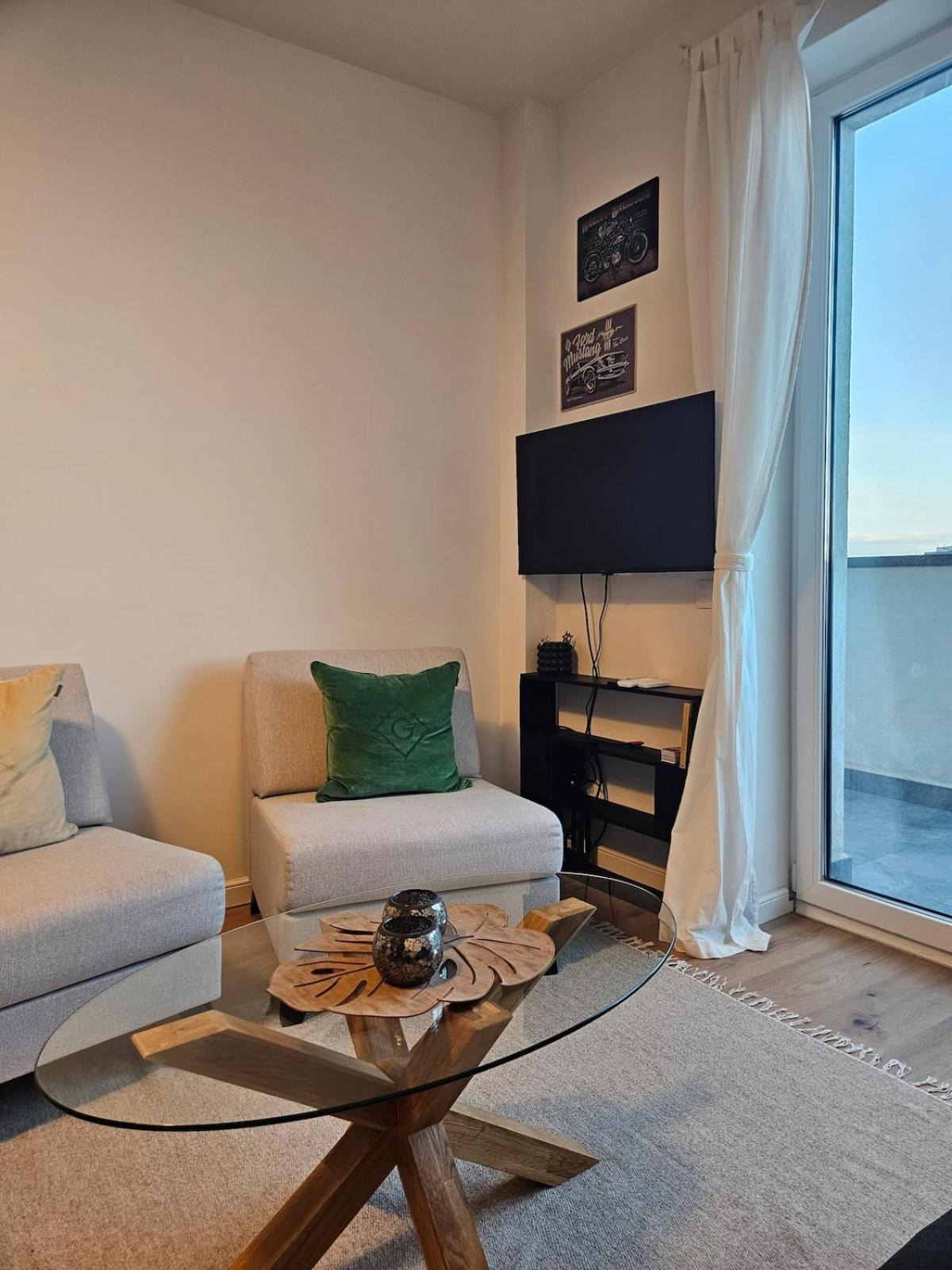 Apartment Cozy Urban Heaven With Dedicated Parking Spot