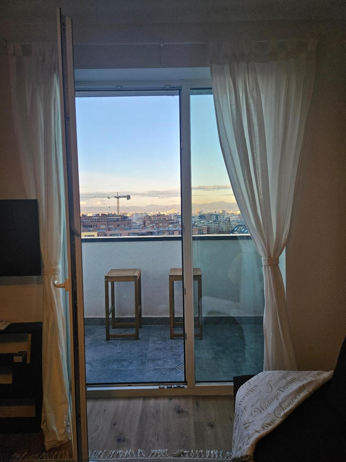 Cozy Urban Heaven With Dedicated Parking Spot *