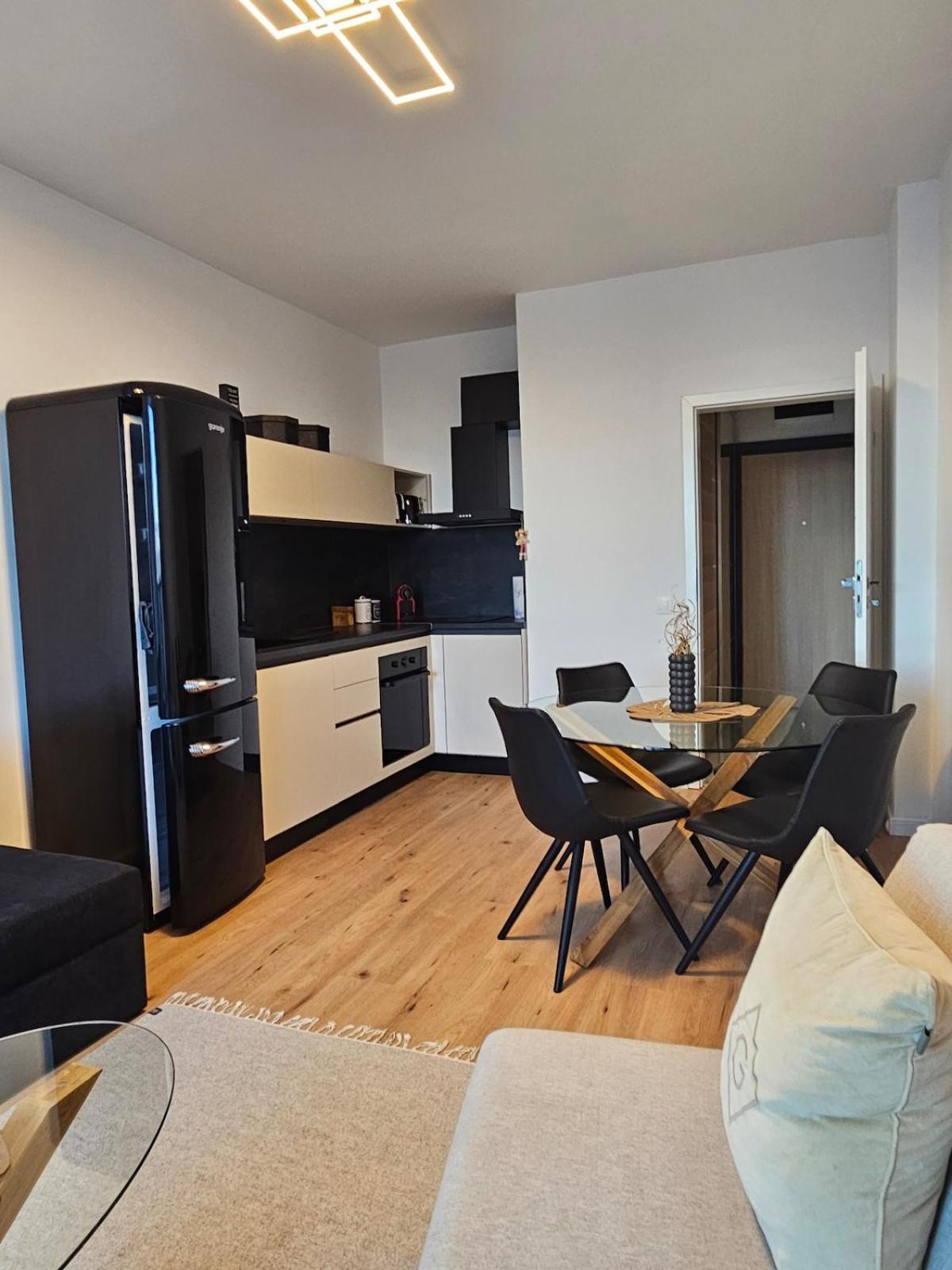 Apartment Cozy Urban Heaven With Dedicated Parking Spot Sofia