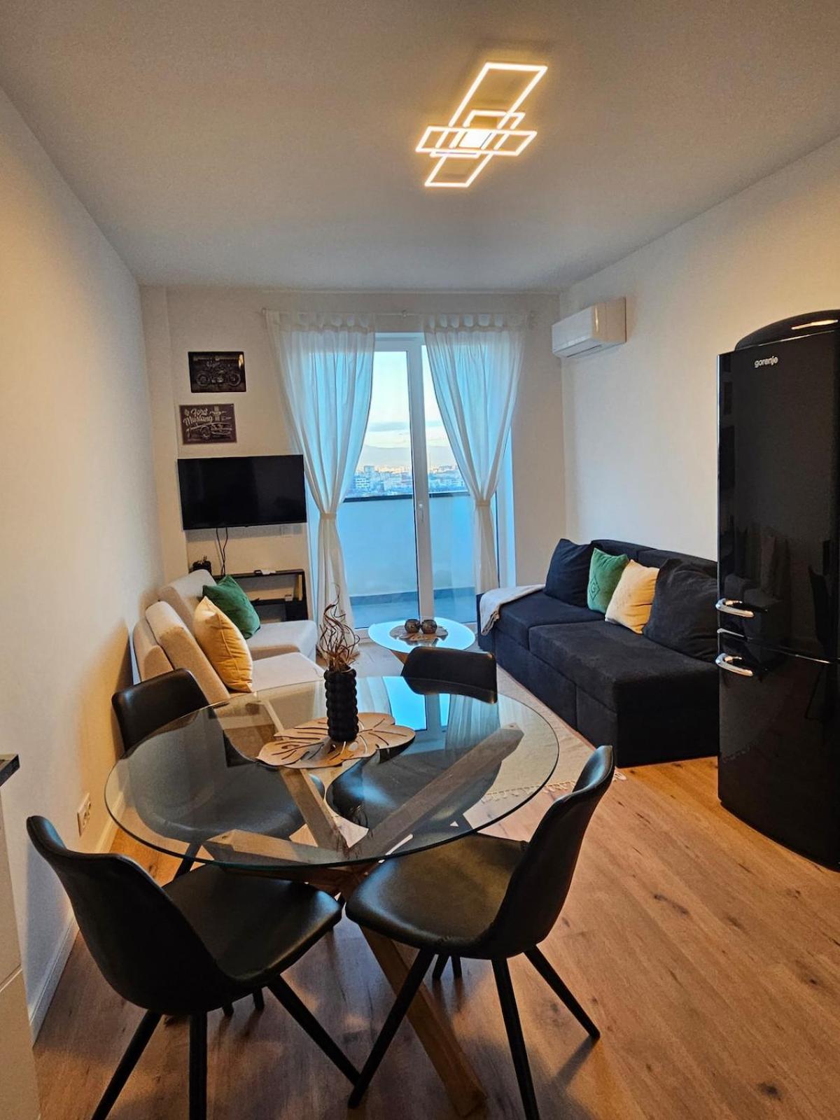 Apartment Cozy Urban Heaven With Dedicated Parking Spot