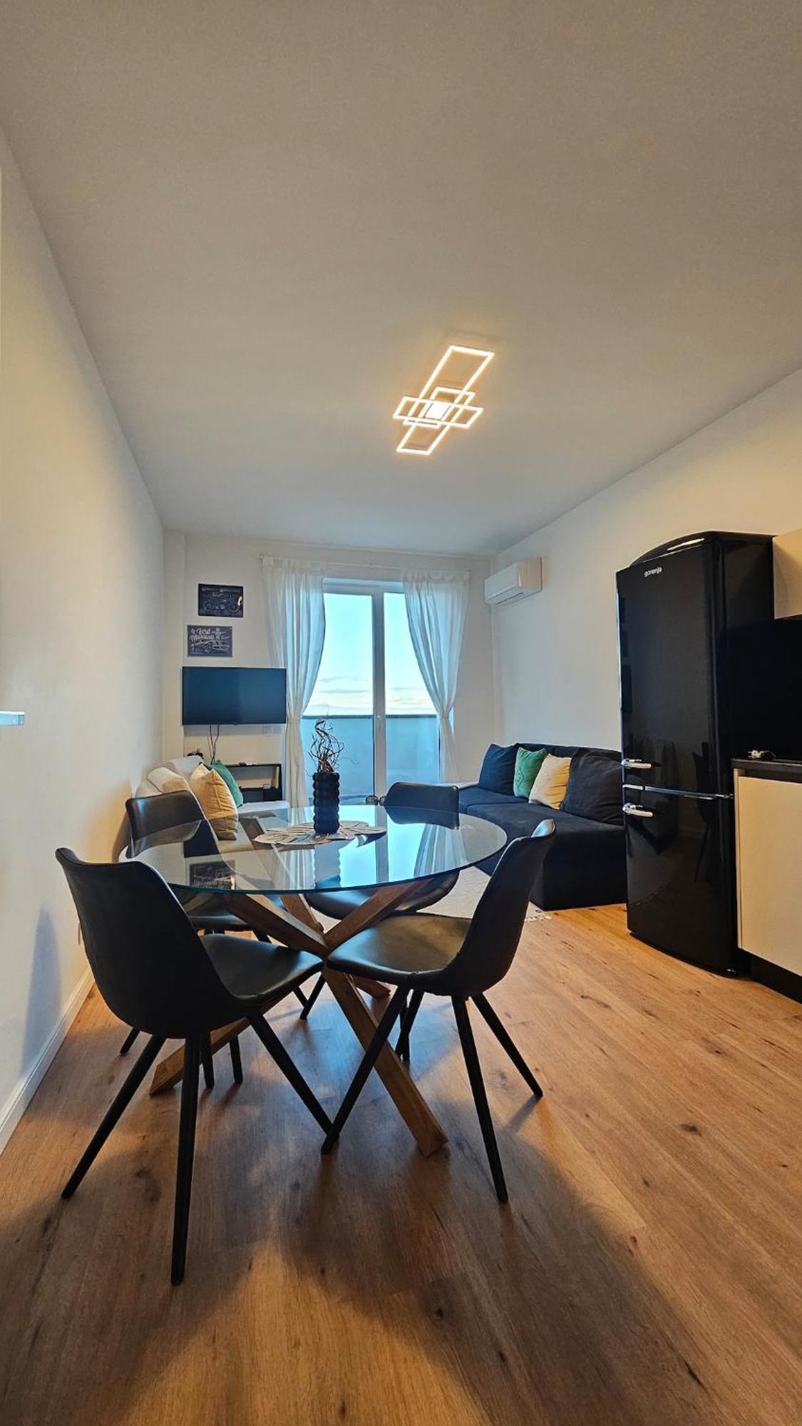 Cozy Urban Heaven With Dedicated Parking Spot Apartment *